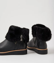 Load image into Gallery viewer, Django and Juliette Rhemy Black Fur Lined Boot