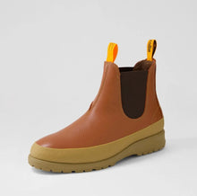 Load image into Gallery viewer, Rollie Fields Chelsea Waterproof Leather Cognac/Latte