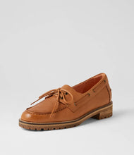 Load image into Gallery viewer, Ziera Moddie W Tan Flat Shoe