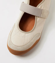 Load image into Gallery viewer, Ziera Friesh XW Vanilla-Navy Leather Mary Janes