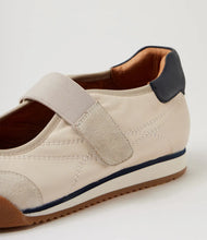 Load image into Gallery viewer, Ziera Friesh XW Vanilla-Navy Leather Mary Janes