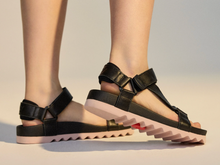 Load image into Gallery viewer, Rollie Sandal Tooth Wedge Black/Pink