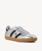 Load image into Gallery viewer, Goodsole Parallel Silver Metallic/Black Leather
