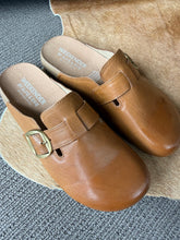 Load image into Gallery viewer, Alfie &amp; Evie Totty Tan Burnished Slide
