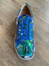 Load image into Gallery viewer, Ziera Solar Xf Blue Metal Floral Leather
