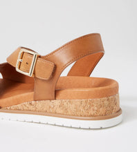 Load image into Gallery viewer, Ziera Vamsy W Tan White Leather Sandal
