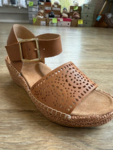 Load image into Gallery viewer, Ziera Killion XW Tan Leather Sandal
