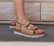 Load image into Gallery viewer, Mia Vita Dakota Natural Raffia Sandal
