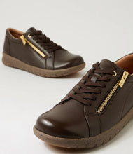 Load image into Gallery viewer, Ziera Solar Xw  Leather Choc
