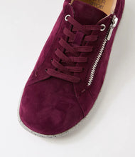 Load image into Gallery viewer, Ziera Solar Xf Burgundy Suede Sneaker
