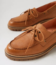 Load image into Gallery viewer, Ziera Moddie W Tan Flat Shoe
