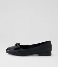Load image into Gallery viewer, Ziera Debbine Black Leather Ballet Flat
