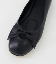 Load image into Gallery viewer, Ziera Debbine Black Leather Ballet Flat
