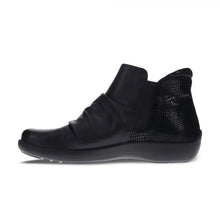Load image into Gallery viewer, Revere W Salzburg Bootie Black Lizard
